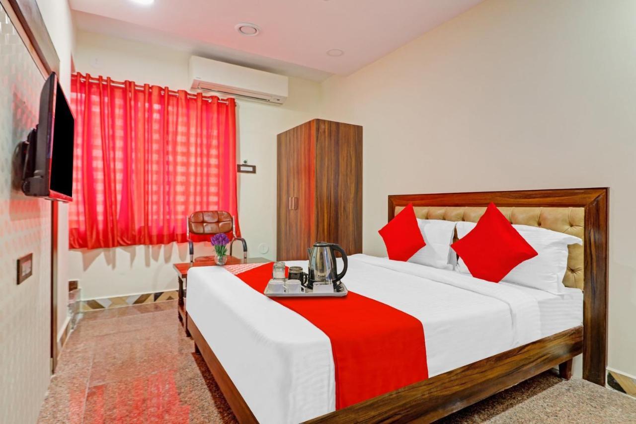 Heavens Inn Near Rasoolpura Metro Station Hyderabad Eksteriør billede
