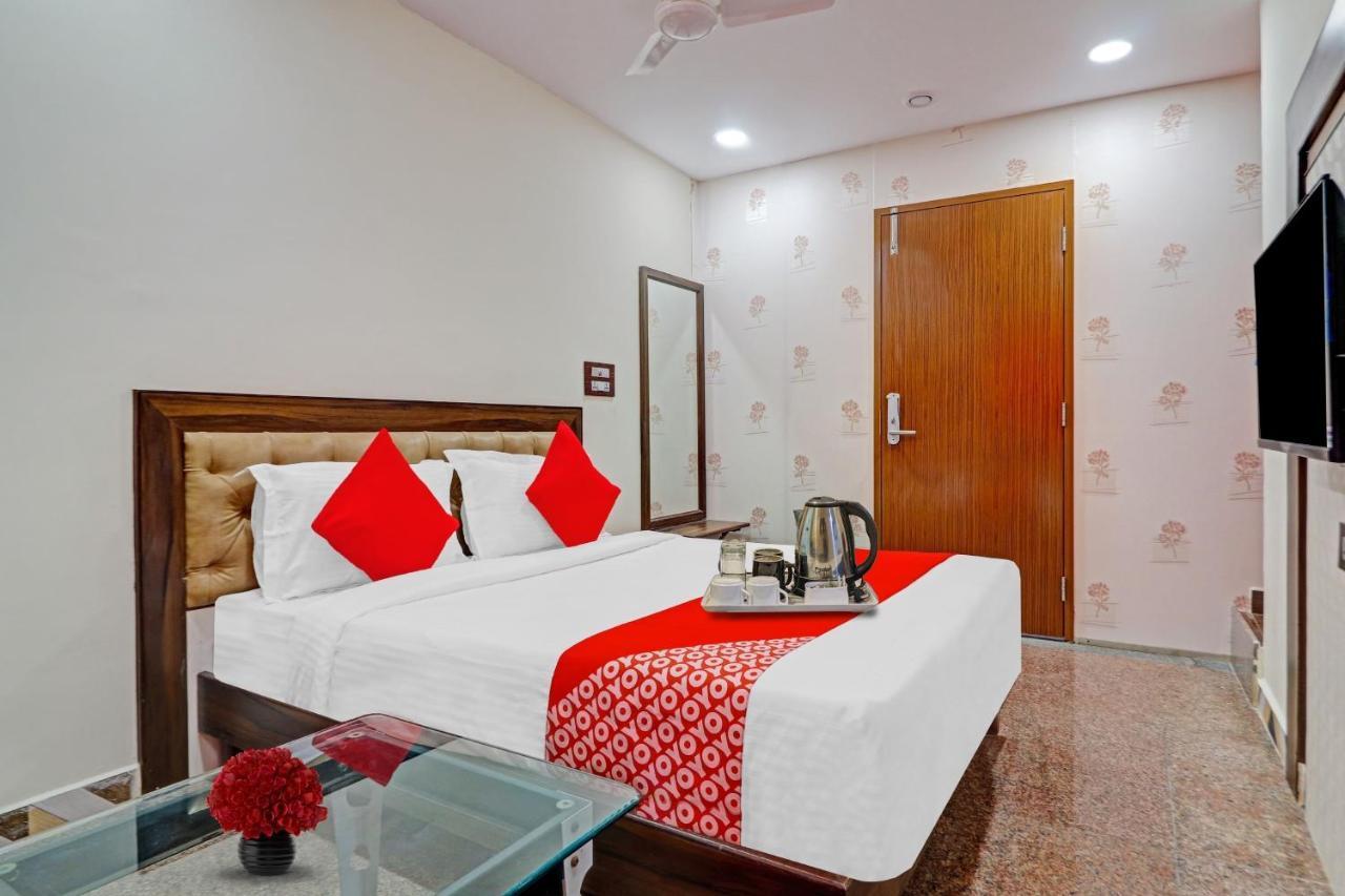 Heavens Inn Near Rasoolpura Metro Station Hyderabad Eksteriør billede