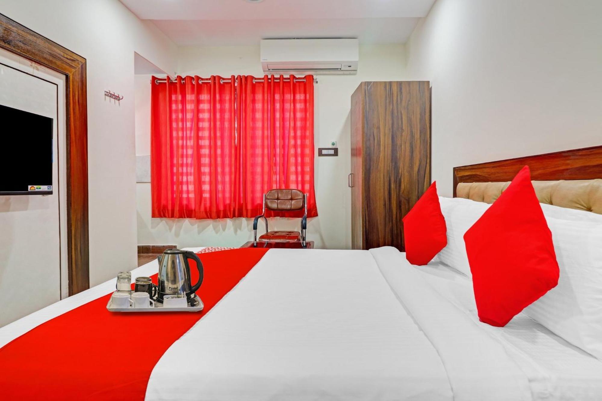 Heavens Inn Near Rasoolpura Metro Station Hyderabad Eksteriør billede