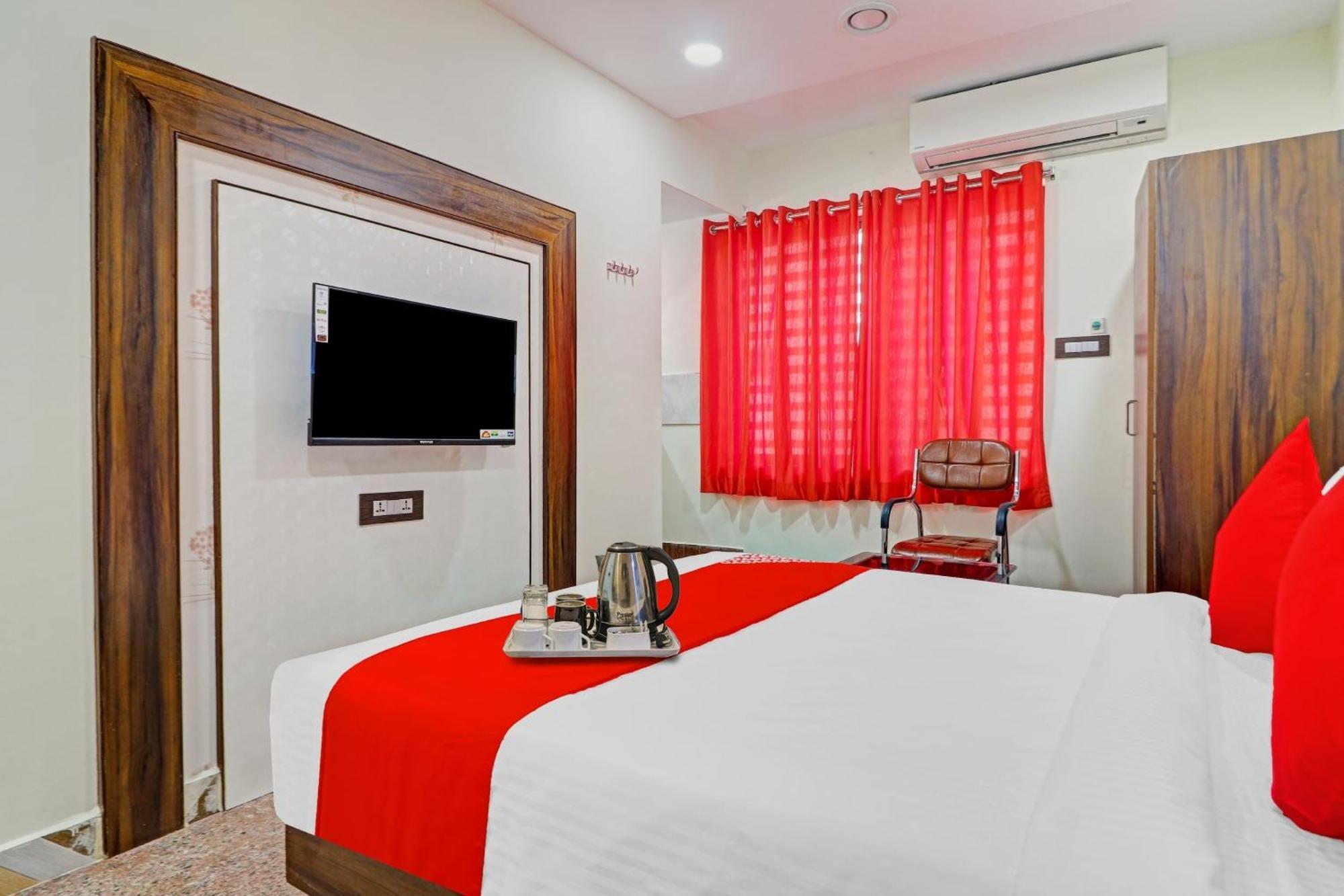 Heavens Inn Near Rasoolpura Metro Station Hyderabad Eksteriør billede