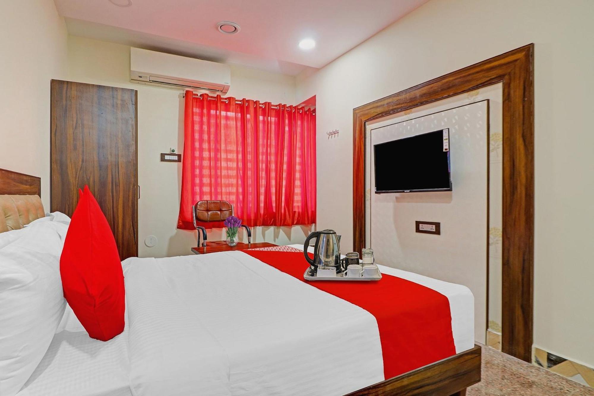 Heavens Inn Near Rasoolpura Metro Station Hyderabad Eksteriør billede