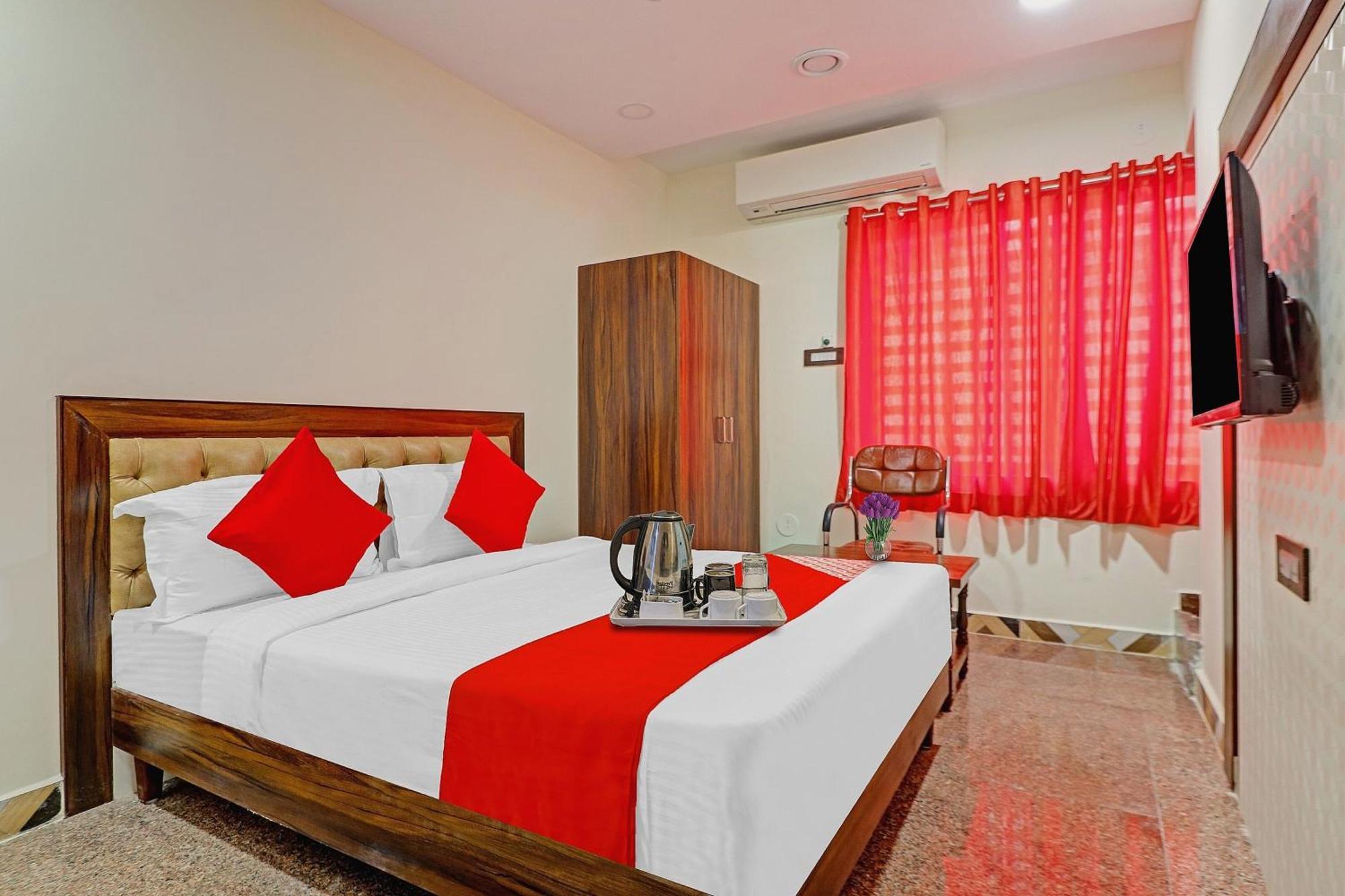 Heavens Inn Near Rasoolpura Metro Station Hyderabad Eksteriør billede